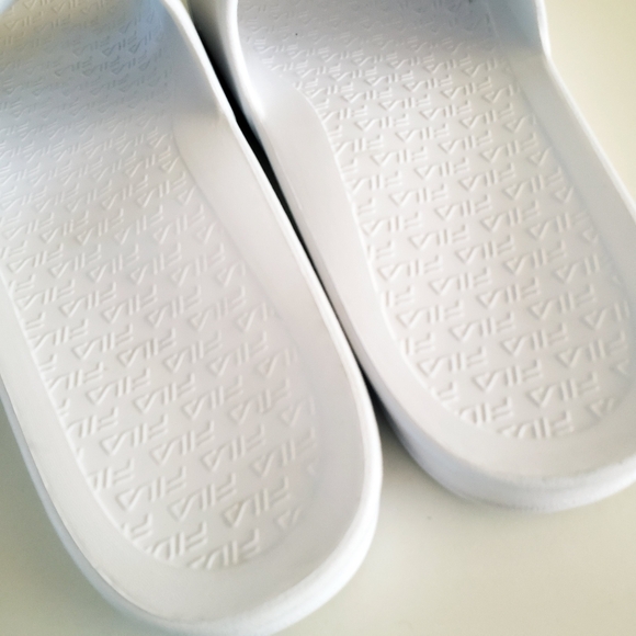Fila Women's Sleek Slide BX Logo Slip-On Slides Sandals White - M9 W10 - Picture 5 of 8